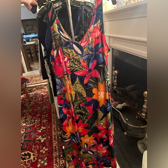 Dress - Picture 3 of 3